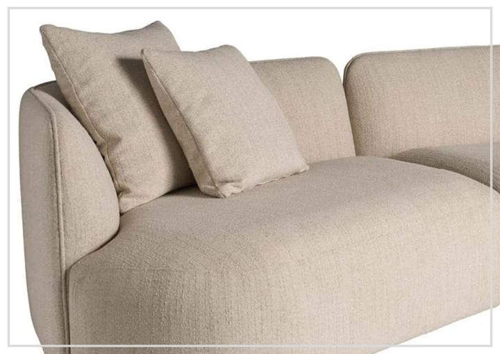 Danica Fabric Sectional | Accent Pillows | Universal Furniture
