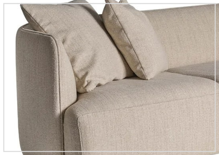 Danica Fabric Sectional | Accent Pillows | Universal Furniture