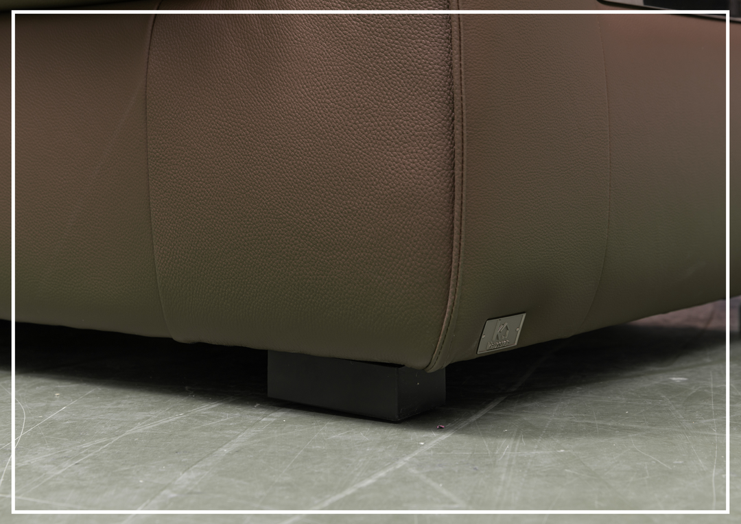 Vionetta Leather Sofa | Dark Brown | S-Spring Seats | Klaussner