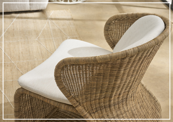 Universal Furniture Oasis Coastal Fabric Lounge Chair-Jennihome

